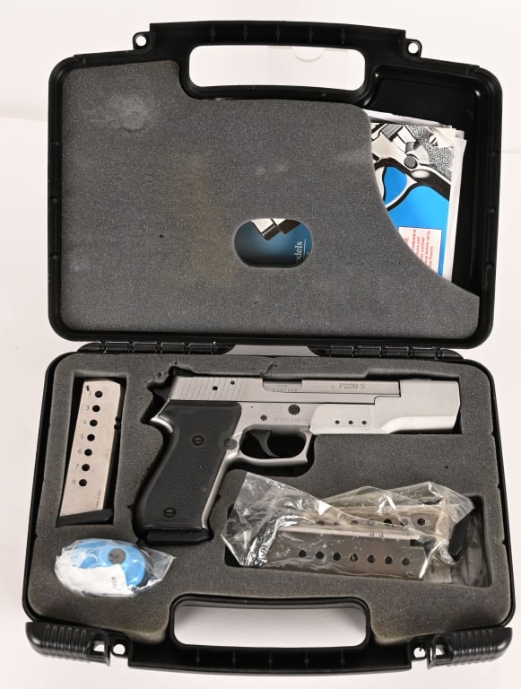 SIG SAUER P220S SPORT SEMI AUTOMATIC PISTOL (1 of 7)