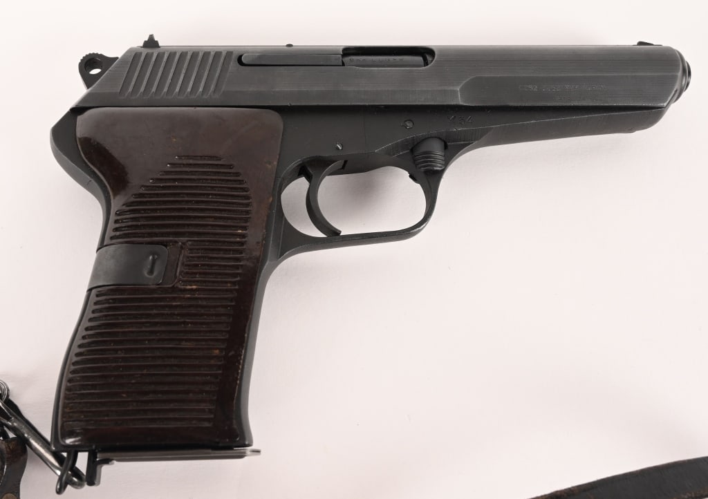 CZECH CZ-52 SEMI AUTO PISTOL 7.62 TOK (1 of 8)