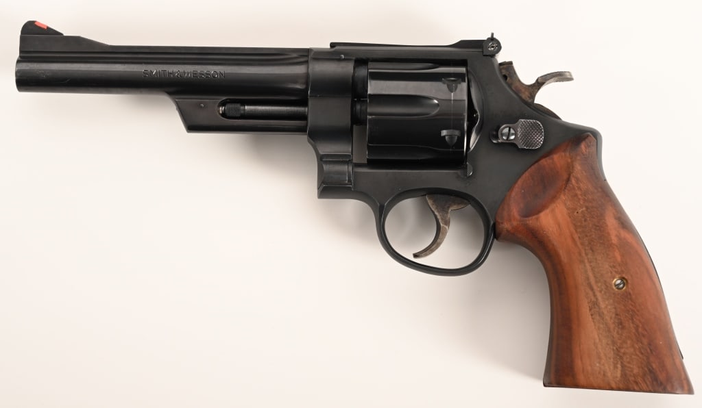 SMITH & WESSON MODEL 28-2 .357 HIGHWAY PATROLMAN: SERIAL NUMBER: N526098. BARREL: 6". CALIBER: .357 Magnum. MANUFACTURED: 1976. This classic Model 28-2 .357 Magnum Highway Patrolman is equipped with a 6" barrel, original satin blue finish and smooth