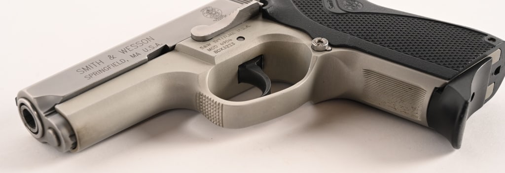 SMITH & WESSON MODEL 6906 - 3