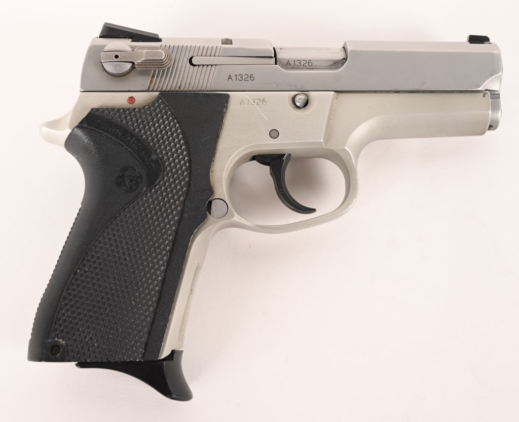 SMITH & WESSON MODEL 6906 - 6