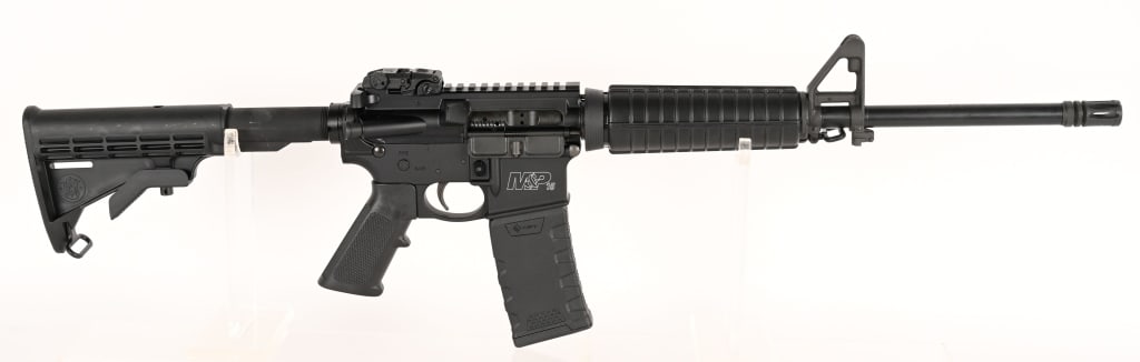 SMITH AND WESSON M&P-15 AR15 SEMI AUTO RIFLE (1 of 8)