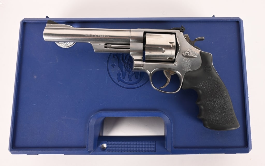 SMITH & WESSON MODEL 657-3 41 MAGNUM: SERIAL NUMBER: CBA0857 BARREL: 6” CALIBER: .41 Magnum MANUFACTURED: 1996. This stainless steel Model 657-3 was built in 1996 and is equipped with a 6” barrel and original black rubber grip