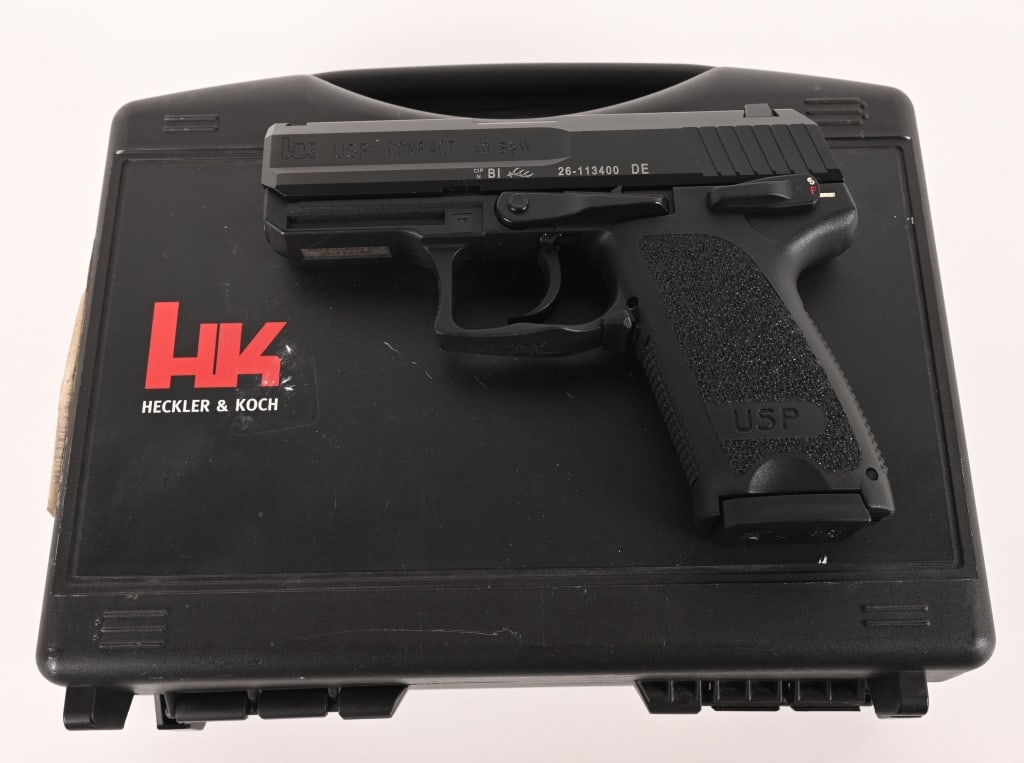 HECKLER & KOCH USP COMPACT 40 S&W ANIB: SERIAL NUMBER: 26-113400 BARREL: 3 1/4” CALIBER: 40 S&W MANUFACTURED: 2018. Built in 2018 this fine USP .40 S&W Compact is complete in the original numbers matching black hard case with all the