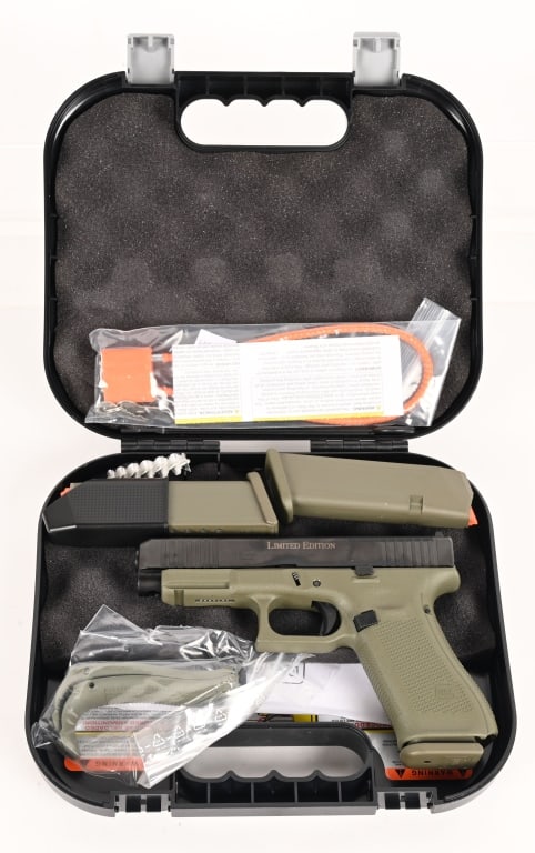 TRUMP TRIBUTE GLOCK 47 9MM SEMI AUTO PISTOL (1 of 7)