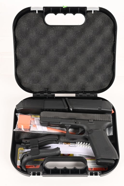 GLOCK MODEL 17 GEN 5 WITH FACTORY CASE/2 MAGS (1 of 7)