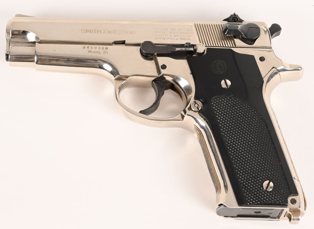 SMITH & WESSON MODEL 59 SEMI AUTO PISTOL (1 of 5)
