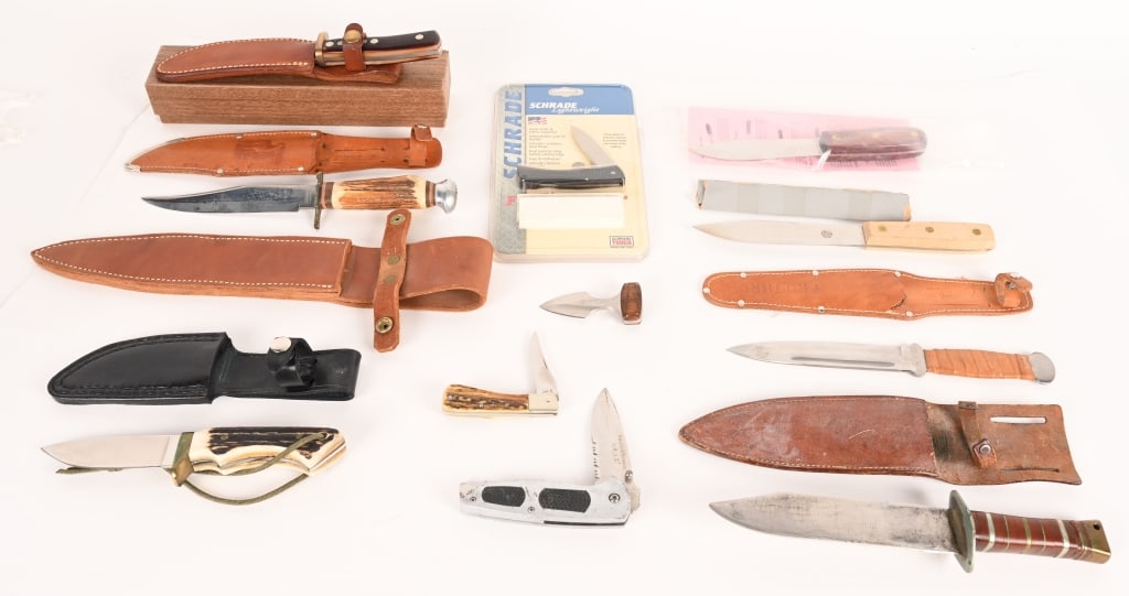 THIS IS A LOT OF 63 FIXED BLADE AND POCKET KNIVES (1 of 16)