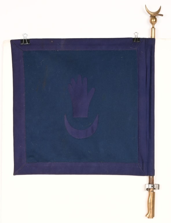 WWI FRENCH LABEL BAYONET POLETOP W PENNANT WW1: A very attractive WWI Era Label Rifle Bayonet made into a Islamic Pole Top with a felt on felt Banner showing a hand with a crescent moon. The banner measures 19 X 19 1/2 inches. Excellent.