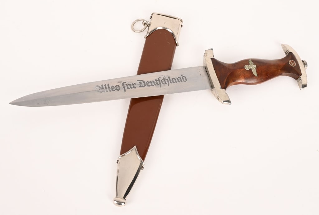 WWII NAZI GERMAN SA DAGGER RZM 7/2 EMIL VOSS WW2: Model 1933 SA dagger marked RZM 7/2 on ricasso. M7/2 is code for maker Emil Voss, Waffenfabrik, Solingen. The other side is marked "Alles fur Deutschland", (All/Everything for Germany). The 8 3/