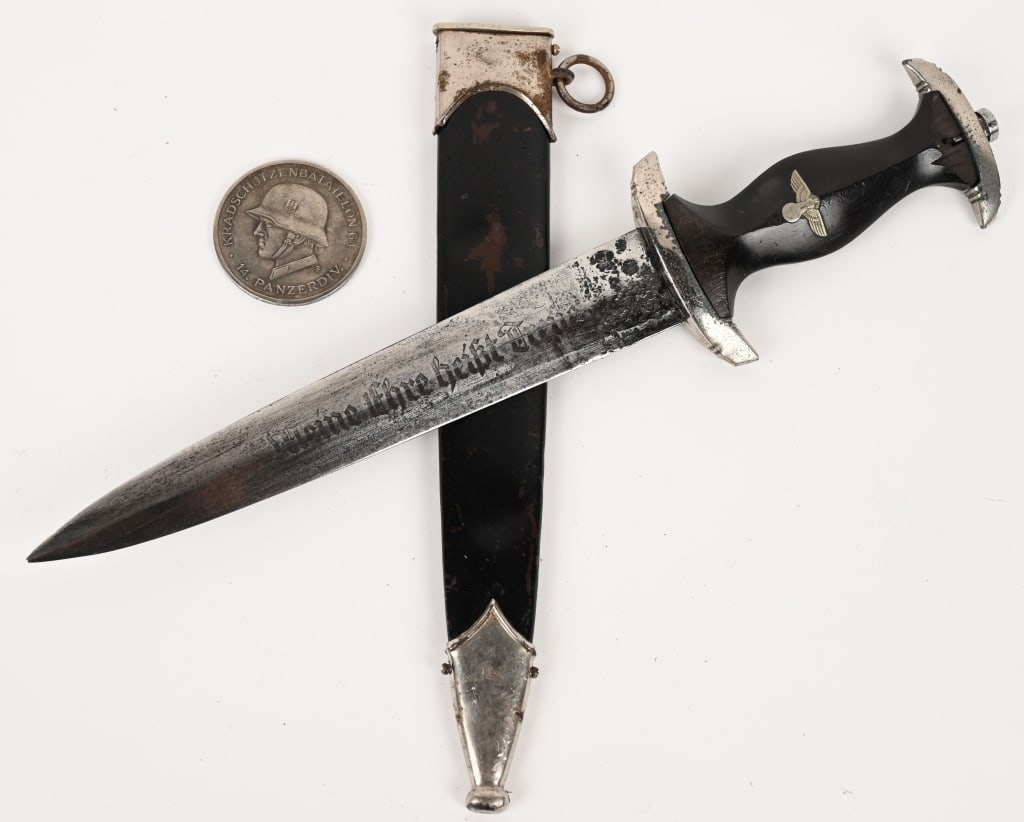 WWII NAZI GERMAN SS DAGGER & 14TH PANZER MEDAL WW2 (1 of 7)