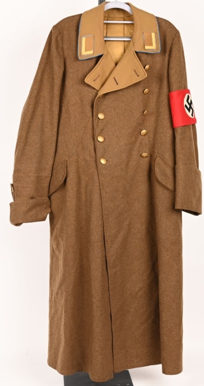 WWII NAZI GERMAN ORTS BLOCKWART LEVEL OVERCOAT WW2: (NSDAP Mantel für Blockwart). An NSDAP Orts-level Blockwart greatcoat, constructed of a fine olive-drab wool. It features a turned-down collar lined with layer khaki-tan wool executed with a whip