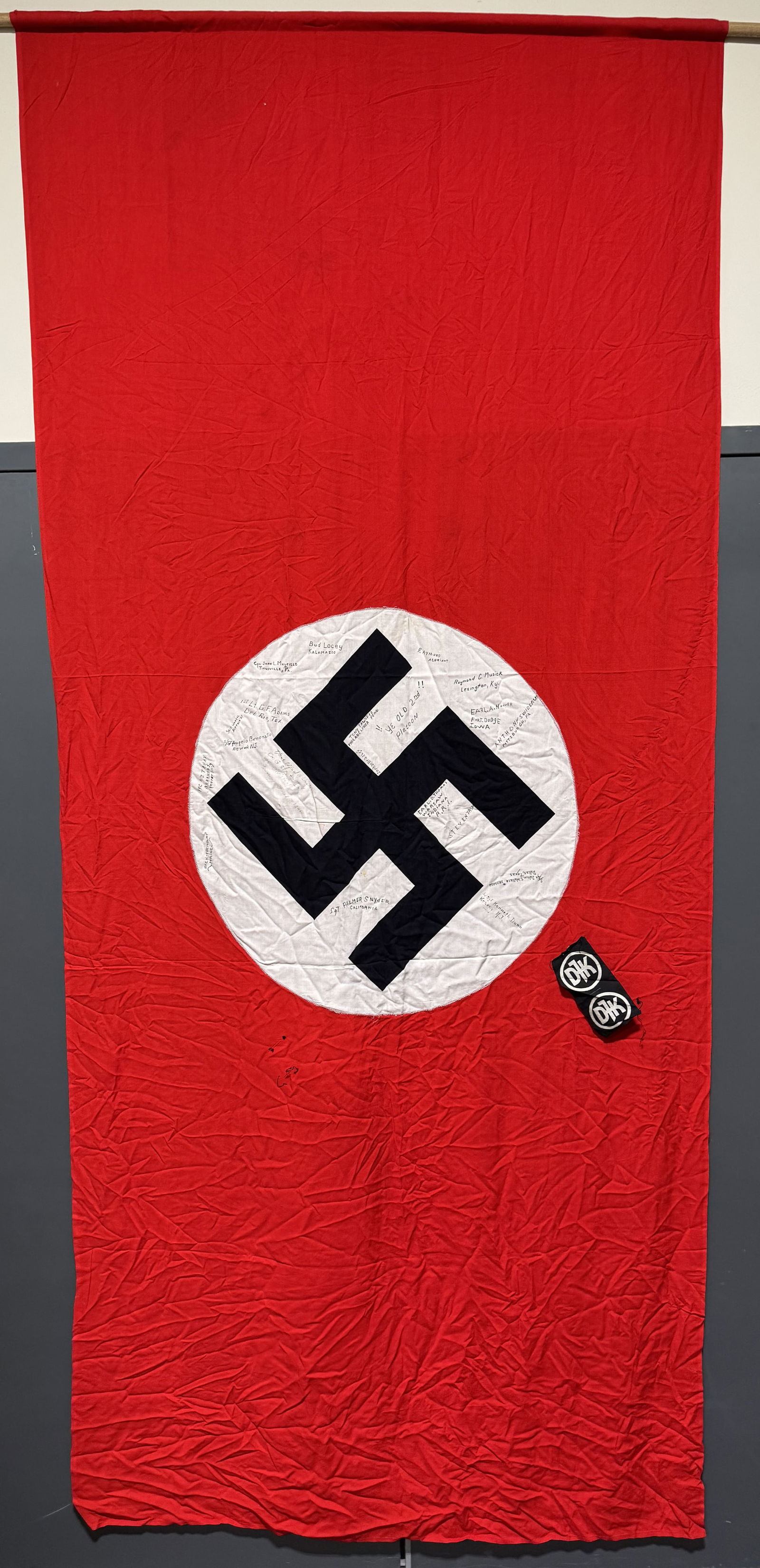 WWII NAZI GERMAN GI SIGNED FLAG 95TH DIVISION WW2: WWII Nazi German Veteran Signed Flag by roughly 20 veterans of Company G378th Infantry of the 95th Division. Flag measures 51 X 112 inches. Excellent