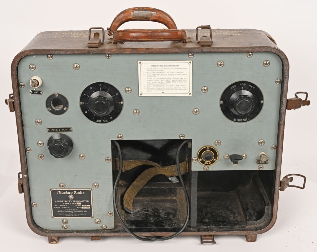 WWII US NAVY MACKEY TYPE 168 D EMERGENCY RADIO WW2 (1 of 5)