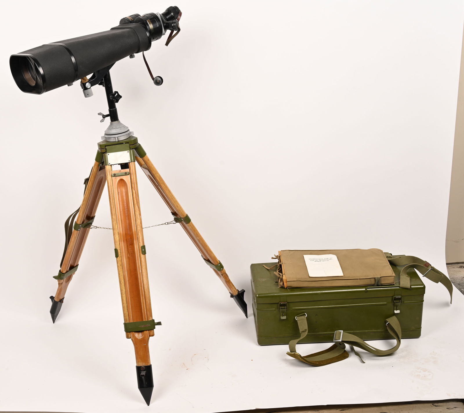 CHINESE CASED MODEL B25-40 BINOCULARS W TRIPOD: Must be the most well-known Chinese giant binoculars in the international markets. Used to be only available to the Chinese People's Liberation Army, now it's enjoyed by users across the world. It's g