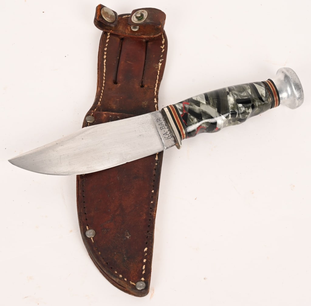 WWII KA-BAR HUNTING KNIFE W CELLULOID HANDLE (1 of 5)