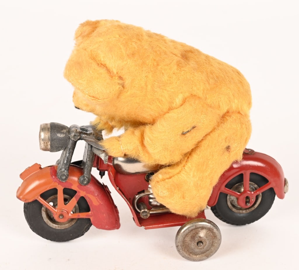 GUNTHERMANN WINDUP BEAR ON MOTORCYCLE (1 of 5)