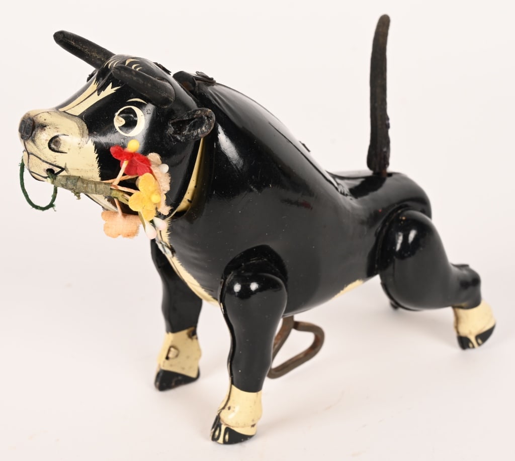 LINEMAR TIN WINDUP FERDINAND THE BULL: All original and complete. Nice condition. Works. 6" Excellent Provenance: Don Hultzman Collection