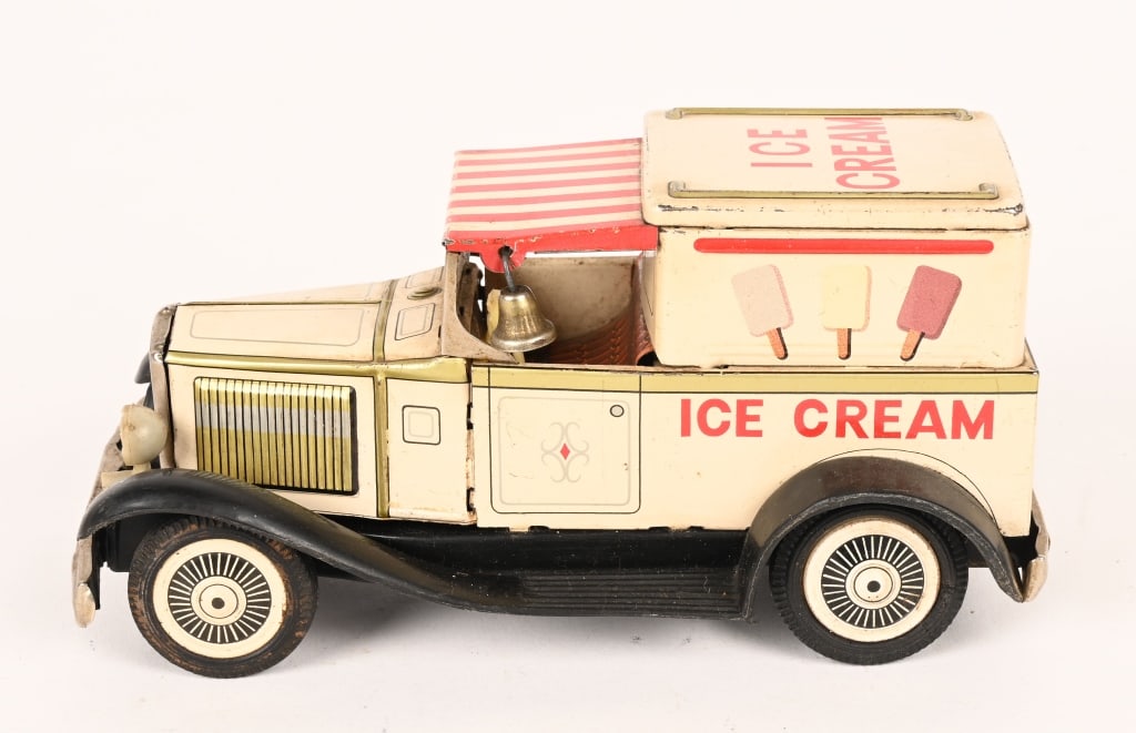 JAPAN TIN FRICTION ICE CREAM TRUCK (1 of 5)