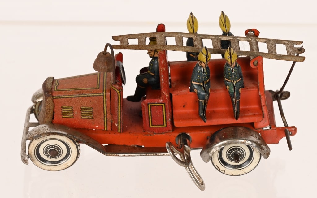 GERMAN TIN WINDUP FIRE TRUCK (1 of 5)