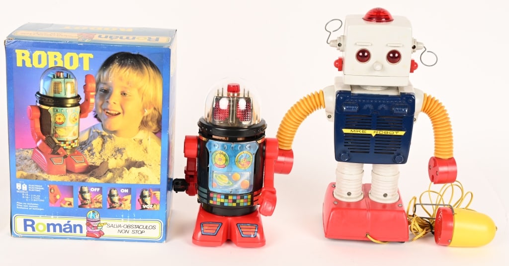 MIKE ROBOT & ROMAN ROBOT (1 of 11)