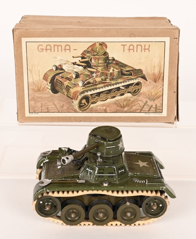 GAMA US ZONE GERMANY TIN WINDUP TANK w/ BOX (1 of 8)