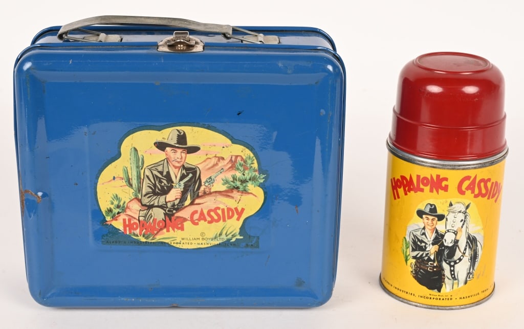 HOPALONG CASSIDY LUNCH BOX & THERMOS: All original in great condition. 8" Excellent