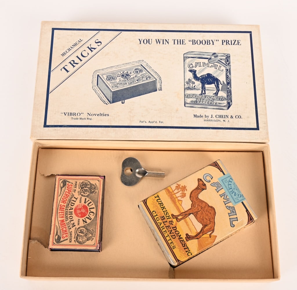CHEIN WINDUP CAMEL CIGARETTE PACK & LIGHTER (1 of 3)