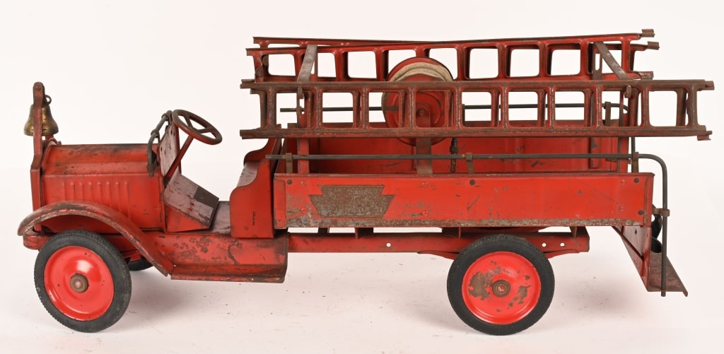 KEYSTONE PACKARD LADDER TRUCK (1 of 5)