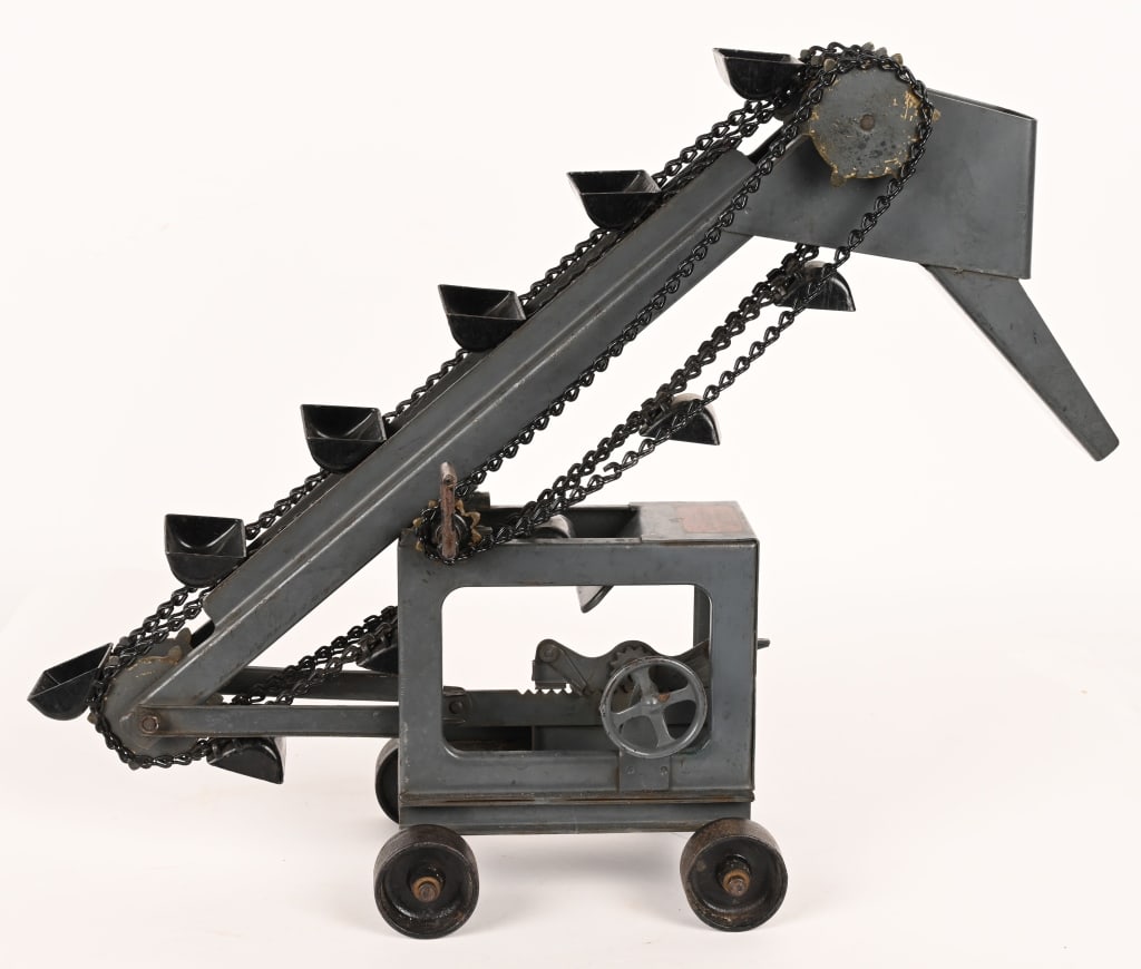 BUDDY L BUCKET LOADER (1 of 5)