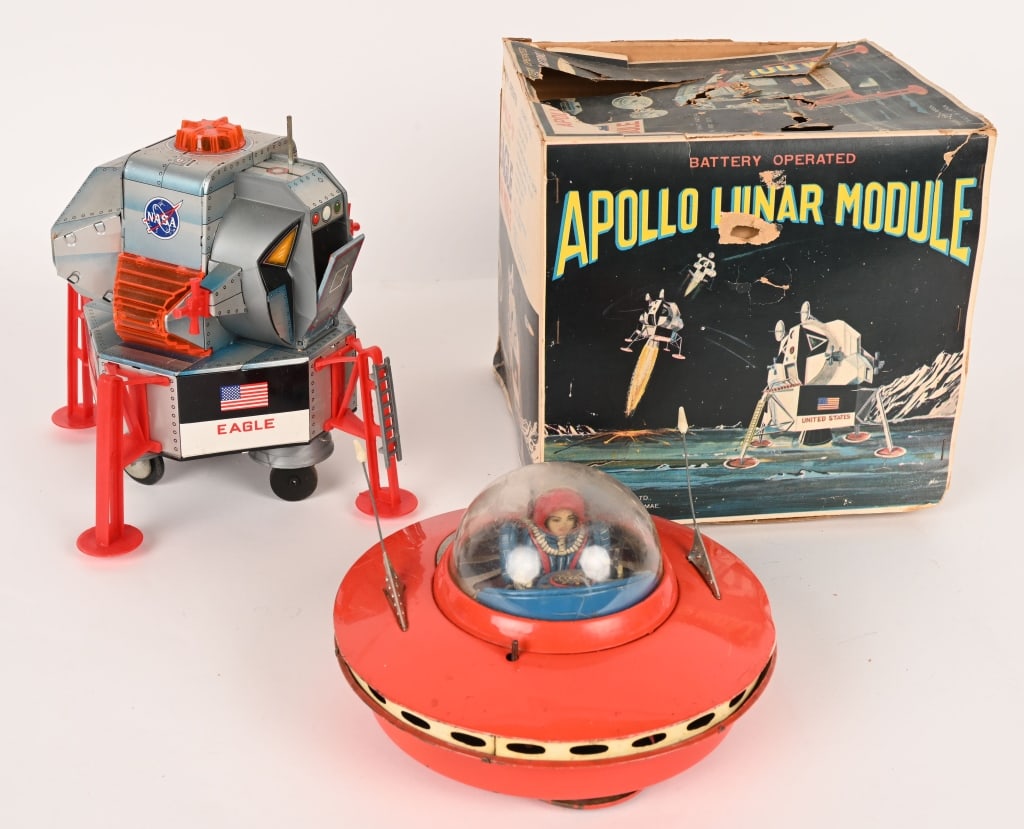 2- JAPAN BATTERY OP SPACE TOYS (1 of 10)