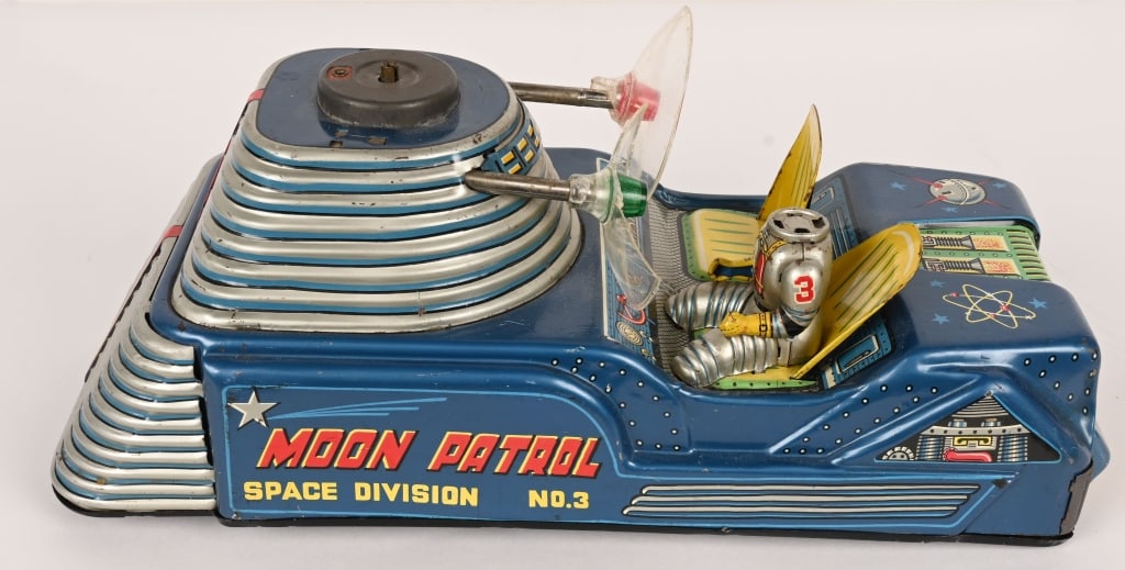 JAPAN BATTERY OP MOON PATROL: Scarce Space Toy. Missing Globe and Spacemans Head. One radar dish broken. Plus missing battery box door. Toy is in clean condition. Some very valuable parts. 12" AS-IS