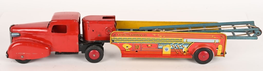 WYANDOTTE #10 HOOK & LADDER TRUCK (1 of 5)