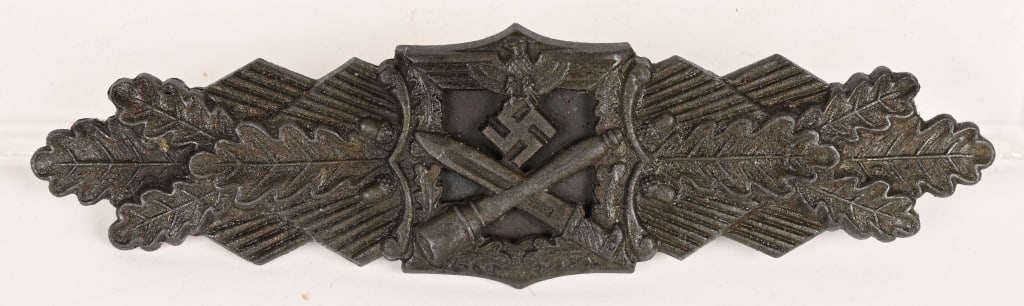 WWII NAZI GERMAN BRONZE CLOSE COMBAT CLASP JFS WW2: A near mint Bronze grade close combat clasp marked FEC W.E. Peekhaus and JFS. slightly vaulted with clasp retaining 99% of original finish. excellent.