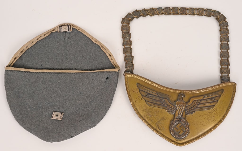 WWII NSDAP POLITICAL LEADER FLAG BEARER'S GORGET (1 of 8)