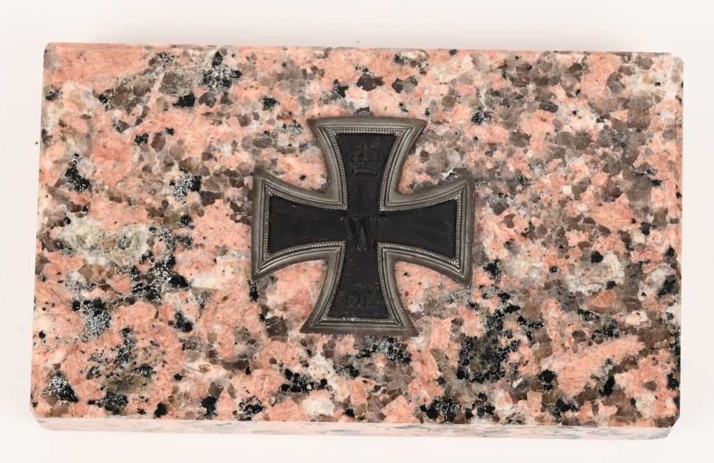 WW1 IMPERIAL GERMAN IRON CROSS DESK ORNAMENT WWI: Imperial German .Iron Cross Desk ornament measuring roughly 5 X 3 inch marble base with an Iron Cross to its center. Excellent.