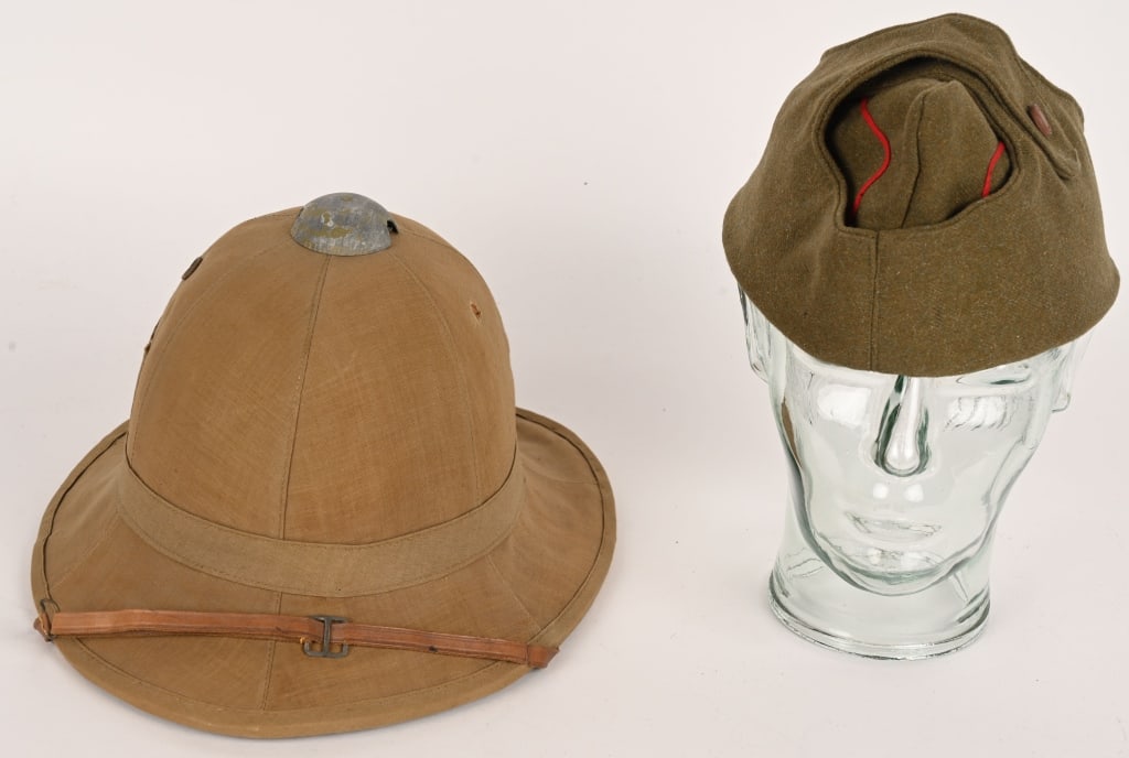 WWII ITALIAN PITH HELMET & SPANISH GARRISON CAP: Lot of military headgear to include 1) WWII ITALIAN PITH HELMET SIZE 54. 2) Spanish Army Garrison Cap size marked 1. Both are excellent. 
