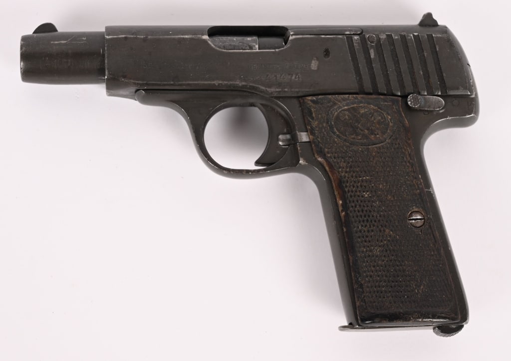 WALTHER MODEL 4 SEMI AUTO PISTOL 7.65 MM. (1 of 4)