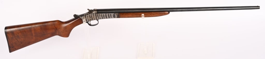 H&R STANDARD LIGHTWEIGHT .410 SINGLE SHOT SHOTGUN: SERIAL NUMBER: BL116. BARREL: 26". GAUGE: .410. CHOKE: FULL. CHAMBER: 3". LOP: 13 3/4". This nifty single shot, break action shotgun features a blued round barrel, case color receiver, hammer and