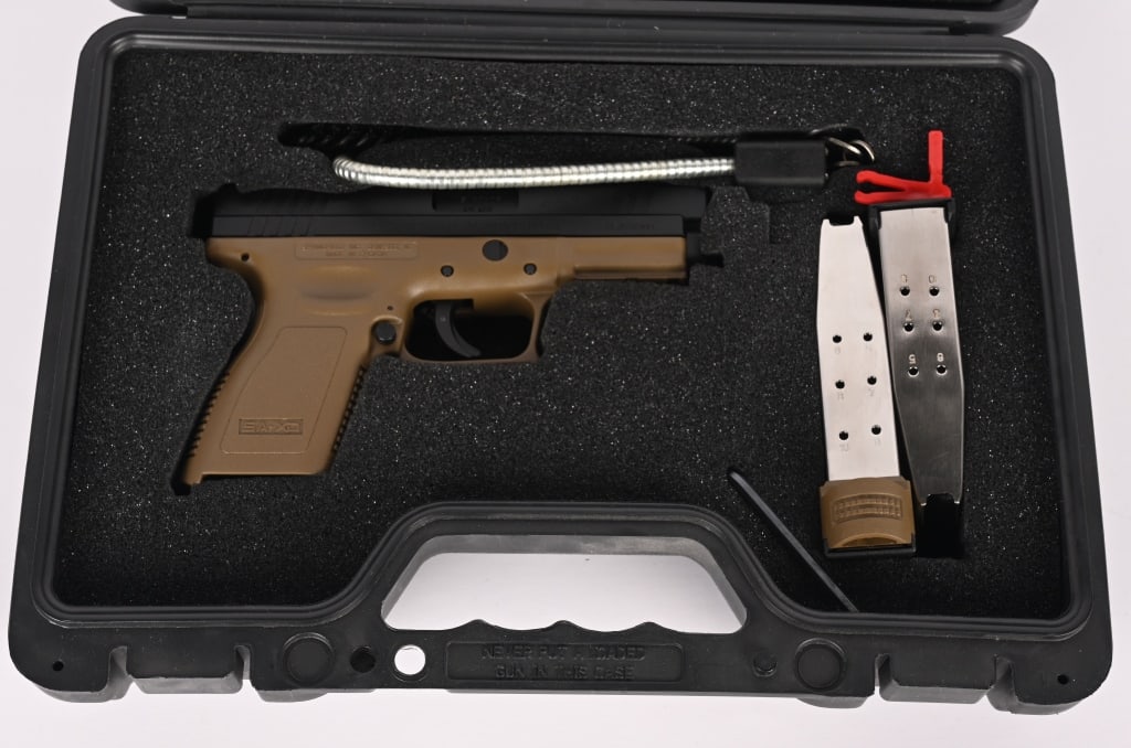 SPRINGFIELD MODEL XDS .45 ACP WITH CASE: SERIAL NUMBER: US752506. BARREL: 3-1/4". CALIBER: .45 ACP. This pistol features a matte finished slide and FDE polymer frame. Includes factory hard case, holster, mag pouch, lock, manual and (2) 10