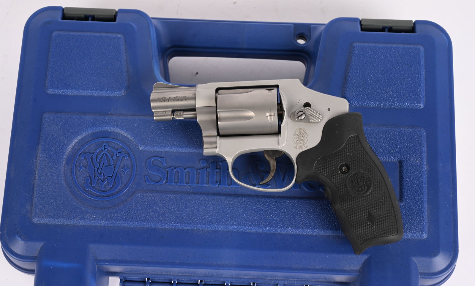 SMITH & WESSON MODEL 642-2 W/ C TRACE GRIP LASER (1 of 6)
