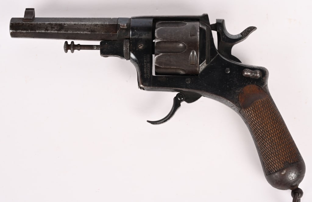BERNARDELLI GARDONE MODEL 1889 REVOLVER: SERIAL NUMBER: 1313. BARREL: 4 1/2". CALIBER: 10.35X22MM RIMMED. This is a nice example of an Italian Bodeo Model 1889 revolver, manufactured by Bernardelli Gardone in 1928. Bernardelli was
