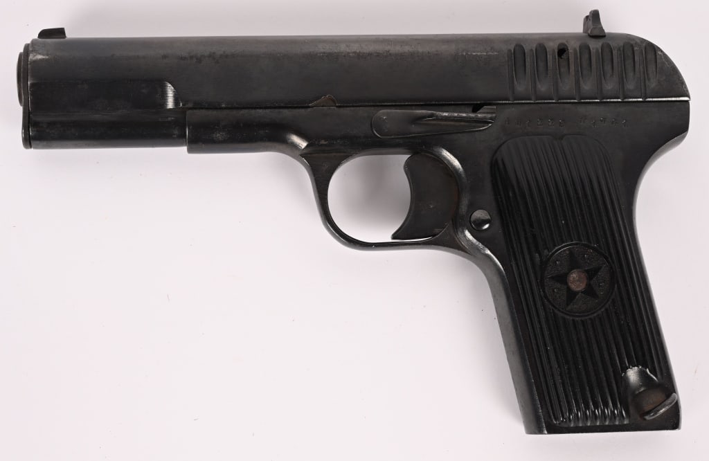 SOVIET RUSSIAN TT33 TOKERAV PISTOL DATED 1941 (1 of 5)