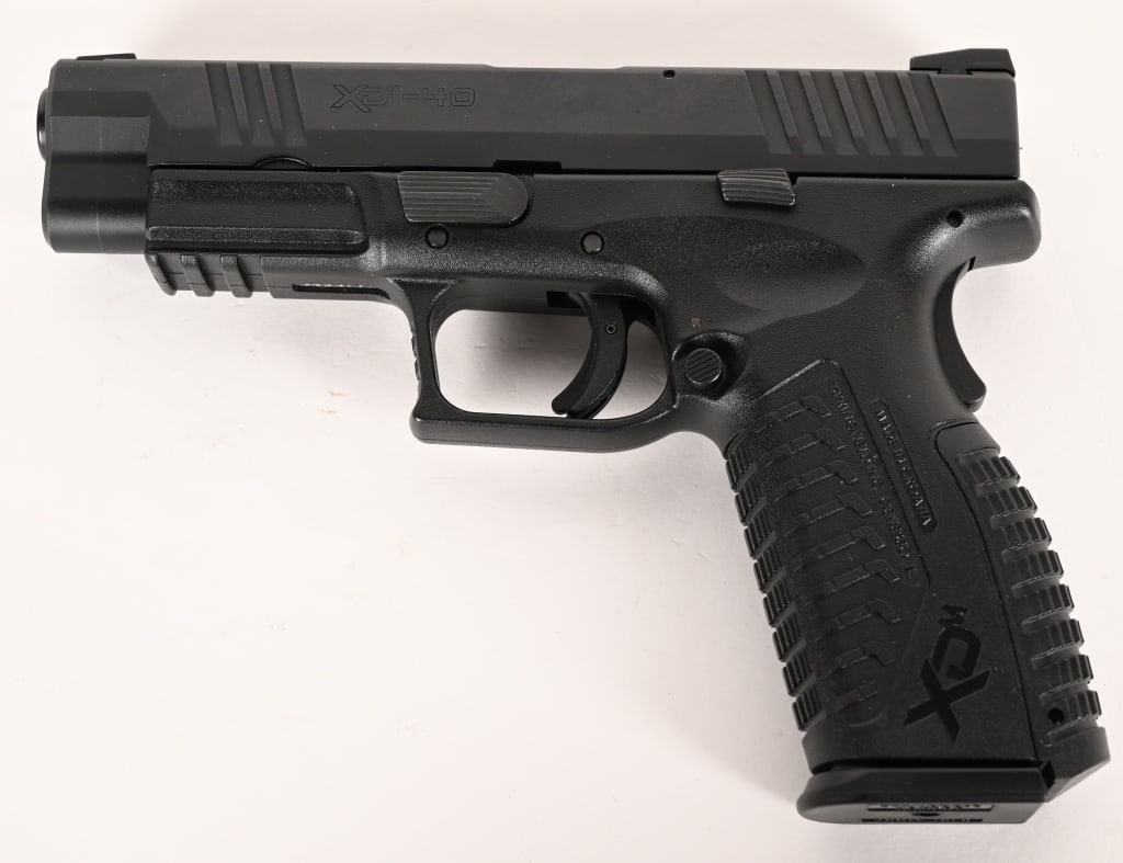 BOXED SPRINGFIELD ARMORY XDM 40 CAL PISTOL (1 of 7)
