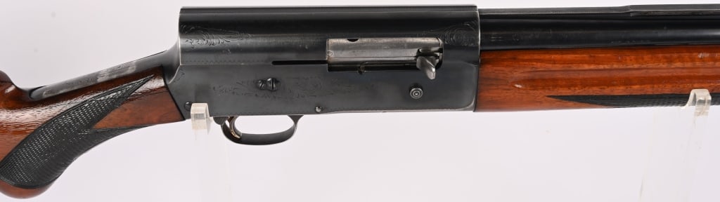 BROWNING LIGHT TWELVE SEMI AUTOMATIC SHOTGUN - 2