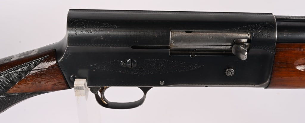 BROWNING LIGHT TWELVE SEMI AUTOMATIC SHOTGUN - 7