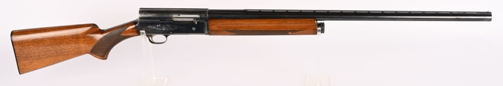 BROWNING LIGHT TWELVE SEMI AUTOMATIC SHOTGUN (1 of 12)