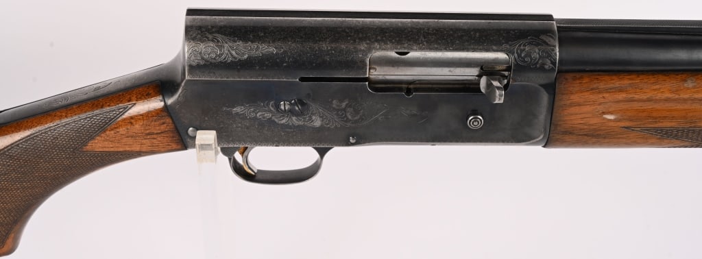 BROWNING LIGHT TWELVE SEMI AUTOMATIC SHOTGUN - 2