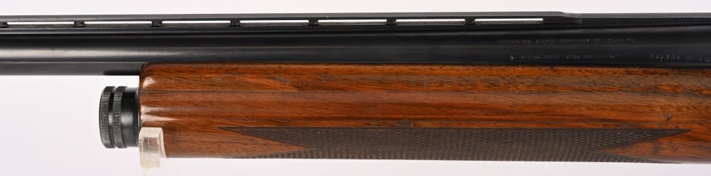 BROWNING LIGHT TWELVE SEMI AUTOMATIC SHOTGUN - 9