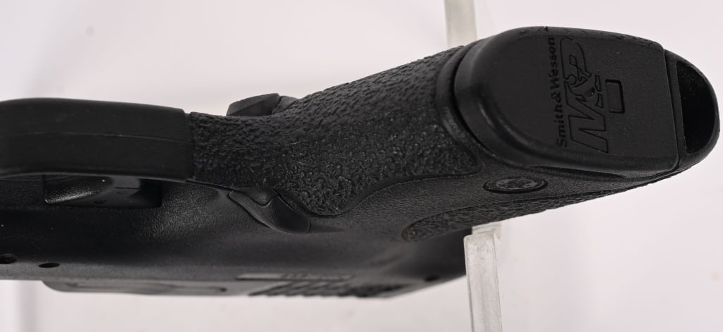 M&P SHIELD 40 SHIELD SEMI AUTOMATIC PISTOL - 4